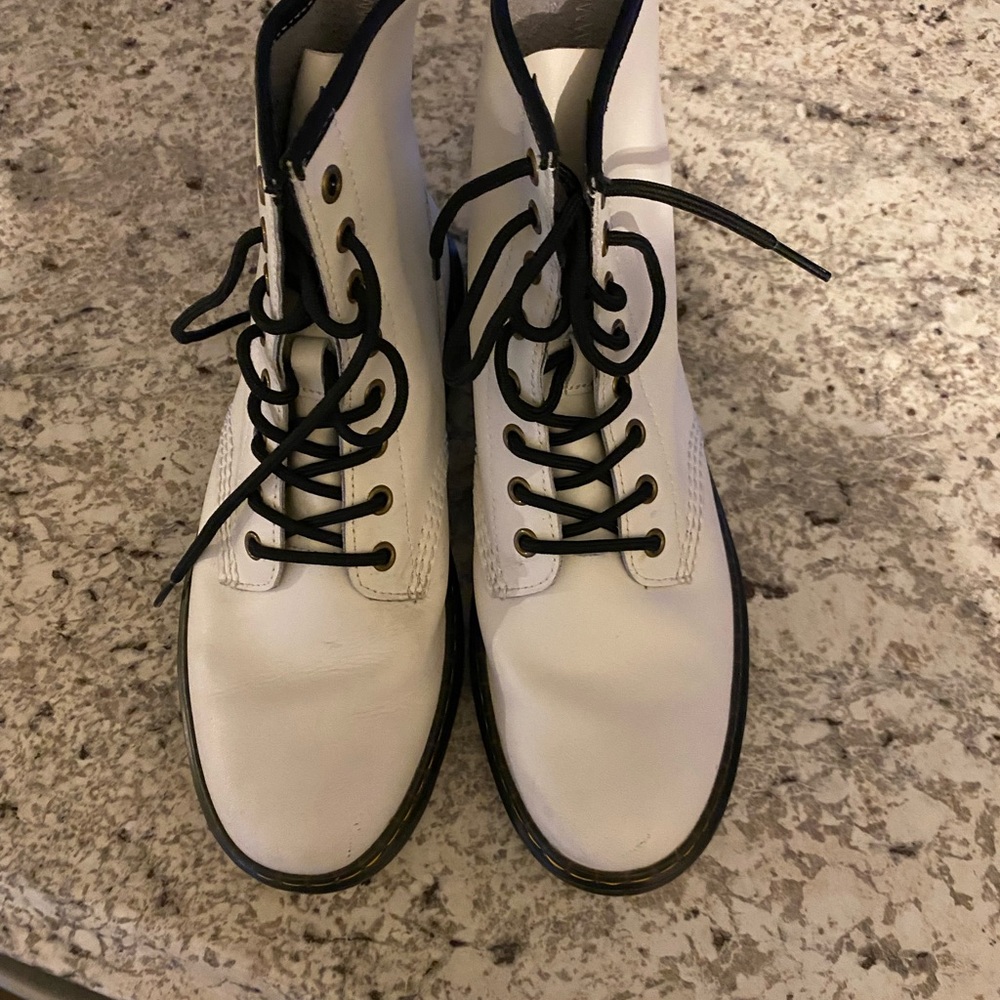 Dr Martens size 9 women